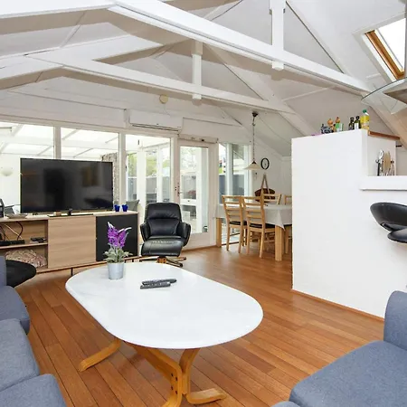 Feriehus 6 Person In R Nde *